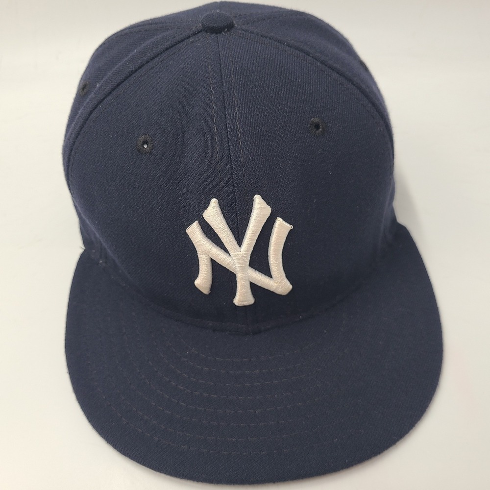 New York Yankees Hat Fitted 7 1/8 New Era 59Fifty Blue White MLB Baseball Men